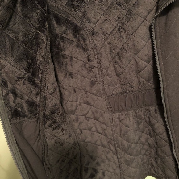 Beautiful &warm but doesn’t go with my scrubs - Picture 5 of 5